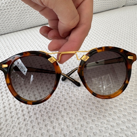 Krewe Sunglasses St. Louis STL II | HAVANA + BLACK AND CRYSTAL 24K - Picture 4 of 5